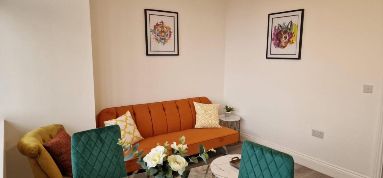 1 Bedroom Apartment - Flitwick - Contractor Friendly - Tourist Ready - Full Kitchen - Wifi - Smart Tv - Sofa Bed - Free Parking - Ideal For Short Or Long Stays Bagian luar foto