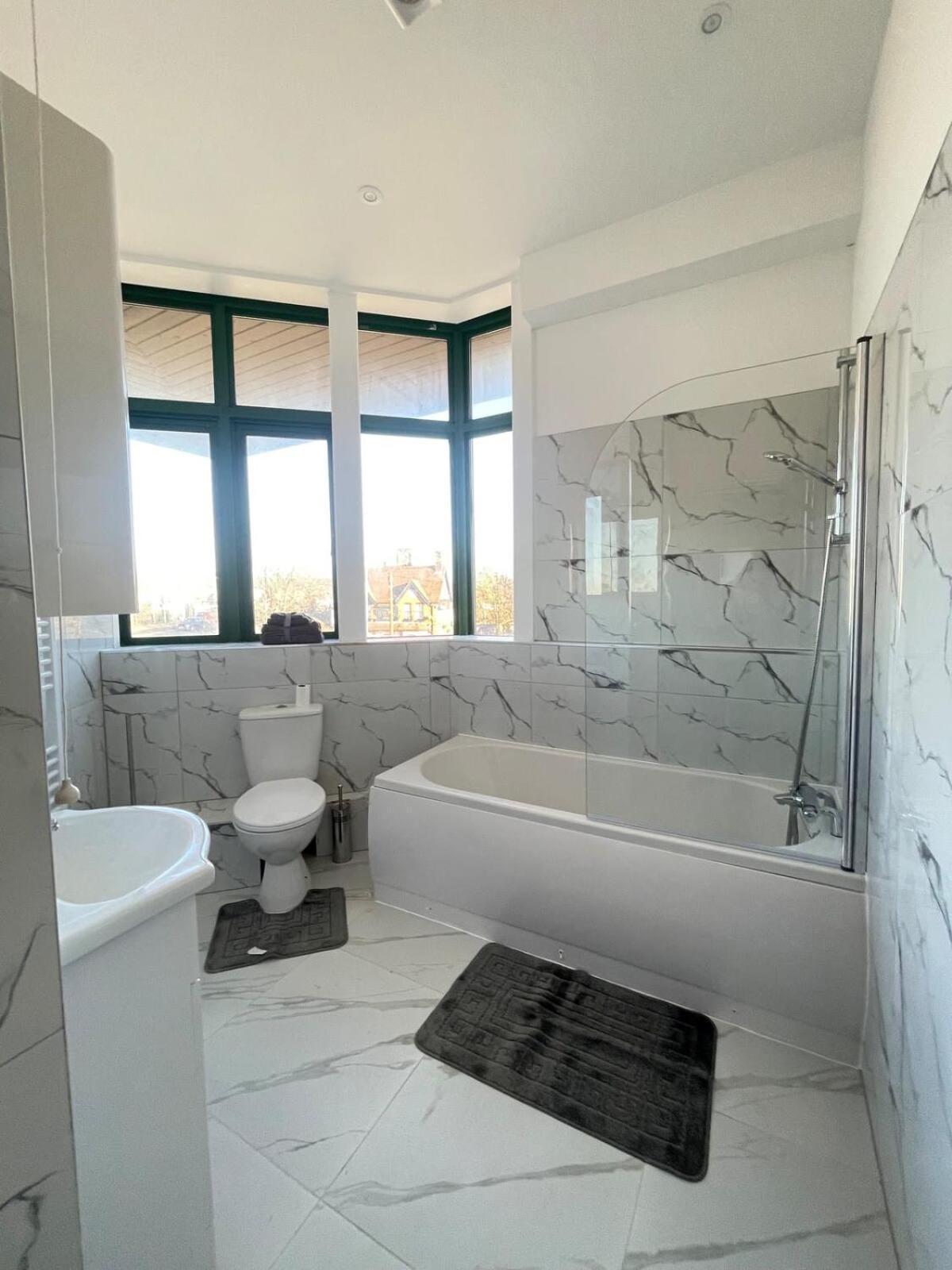 1 Bedroom Apartment - Flitwick - Contractor Friendly - Tourist Ready - Full Kitchen - Wifi - Smart Tv - Sofa Bed - Free Parking - Ideal For Short Or Long Stays Bagian luar foto