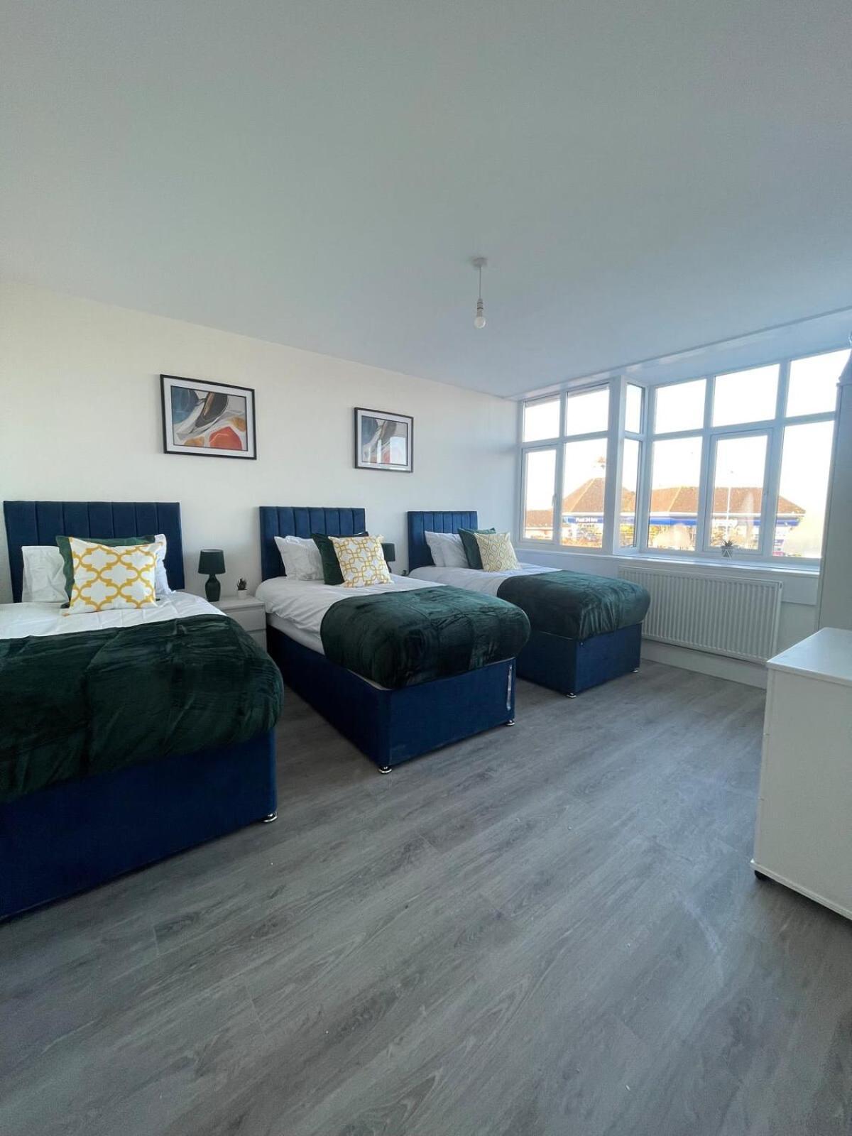 1 Bedroom Apartment - Flitwick - Contractor Friendly - Tourist Ready - Full Kitchen - Wifi - Smart Tv - Sofa Bed - Free Parking - Ideal For Short Or Long Stays Bagian luar foto